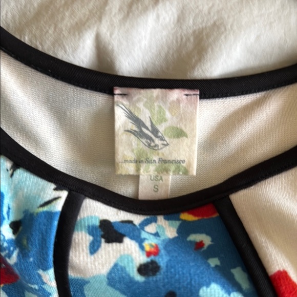 Floral Sleeveless Weston Wear top. Size small - Picture 7 of 7